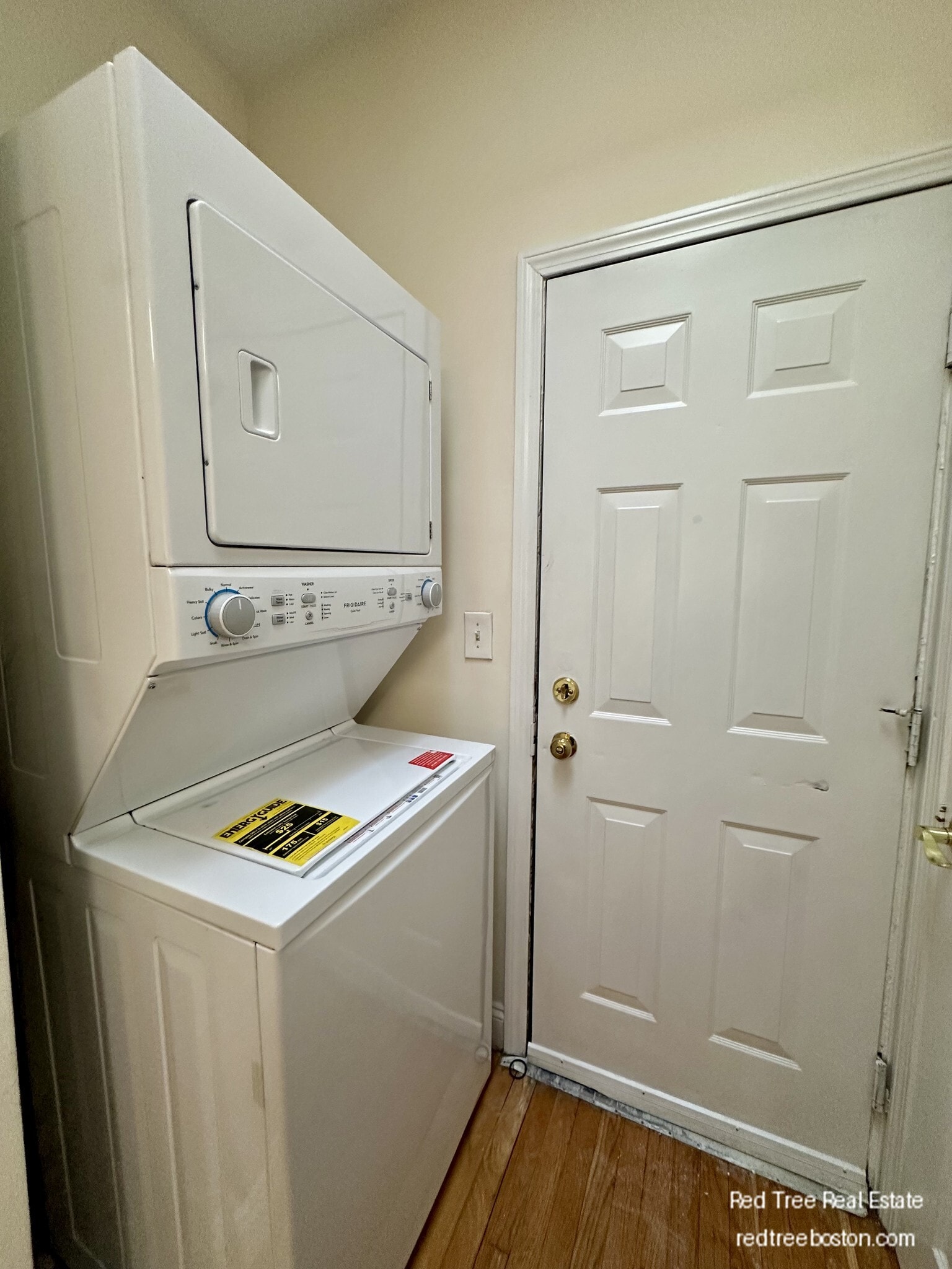 Unit 3 - 143 Hillside St