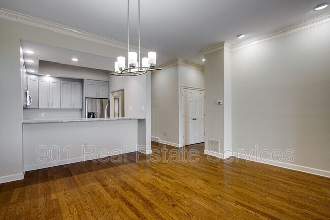 Building Photo - 393 Tennessee St