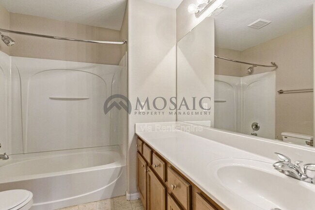 Building Photo - 4540 E Los Alamos St