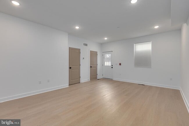 Building Photo - 2350 N 16th St