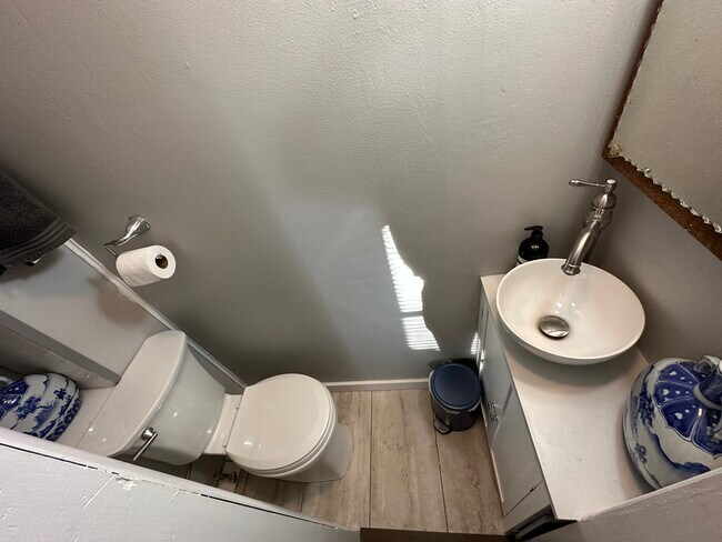 Building Photo - 2425 N Headley Rd