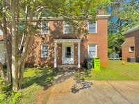 Building Photo - 10 Crescent Ln