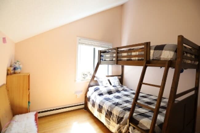 Building Photo - $1,900/mo 3 Bed Condo in Waterville Estates