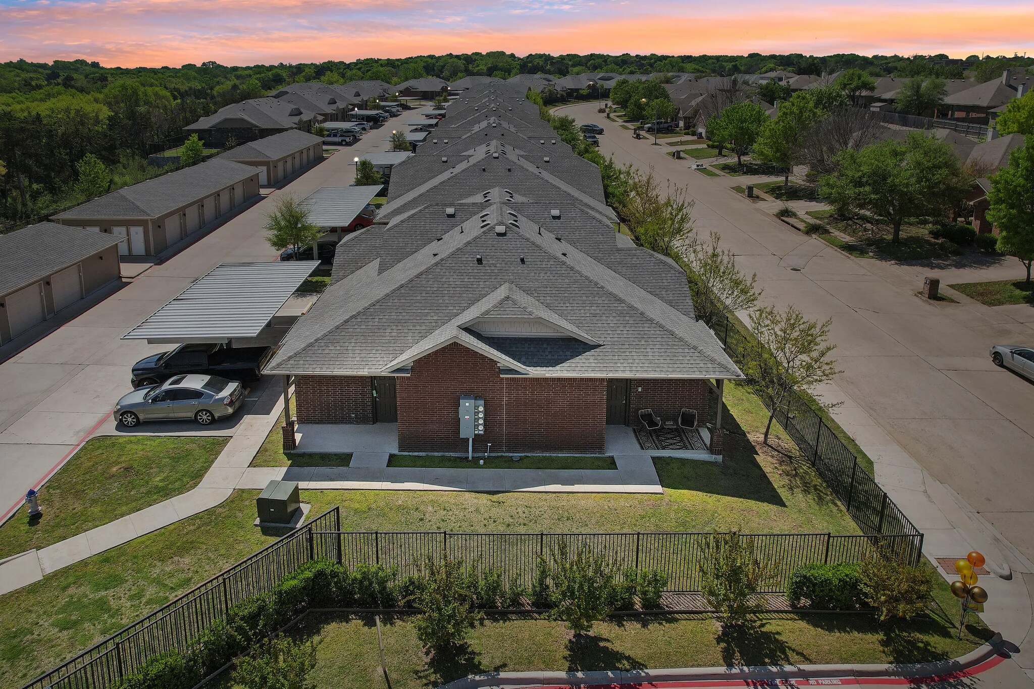 Building Photo - 8200 Clarksprings Dr