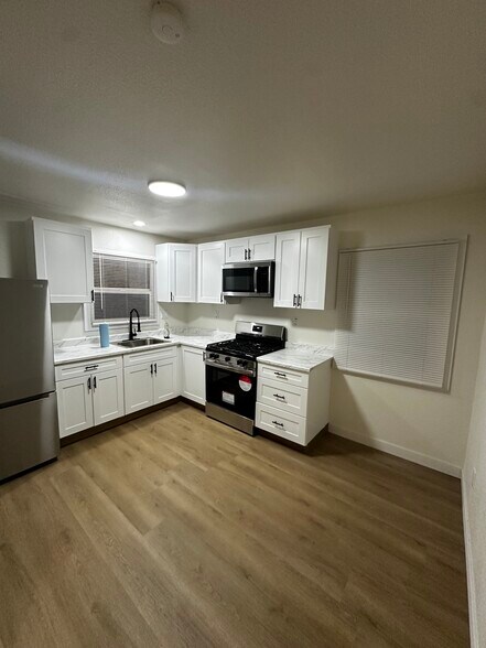 Building Photo - 505 Carpino Ave