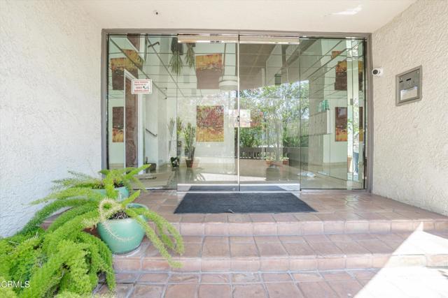 Building Photo - 8577 Rugby Dr