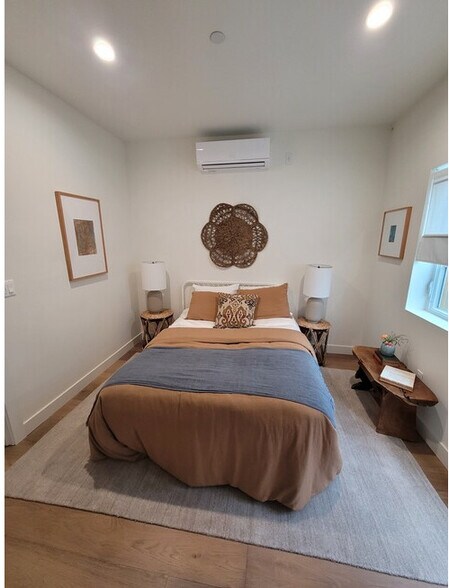 Building Photo - 3649 Cazador St