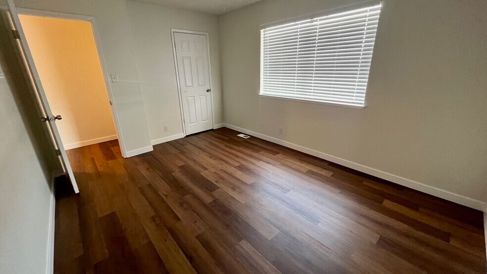 Building Photo - 1342 Shawn Dr