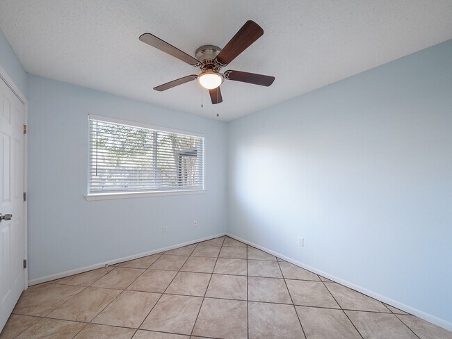 Building Photo - 9534 Cannock Chase Dr