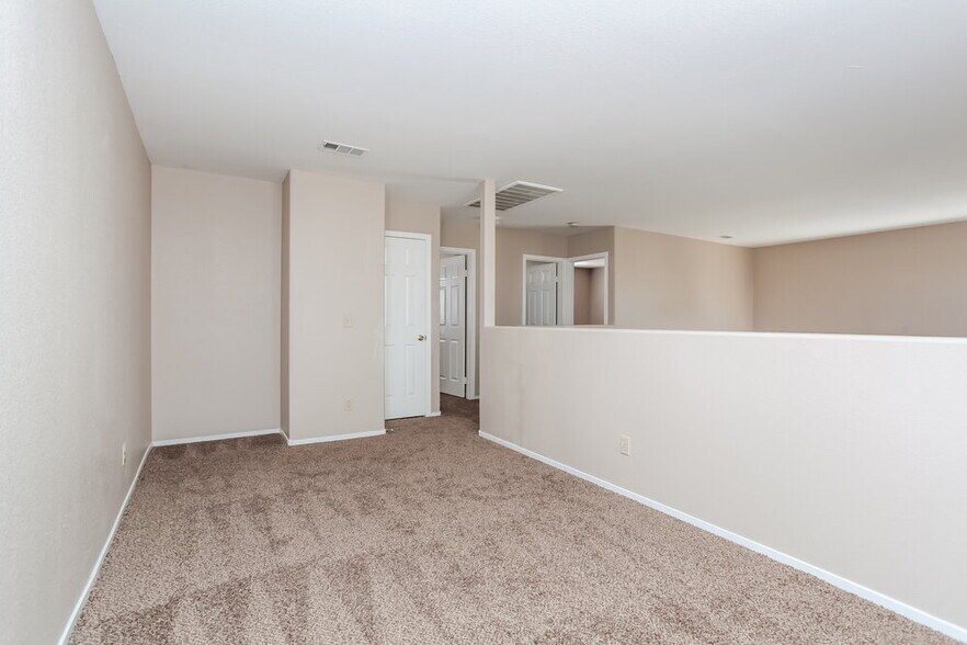 Building Photo - 7512 Hickory Hills Dr