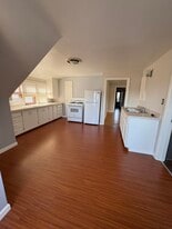 Building Photo - 2132 S 75th St