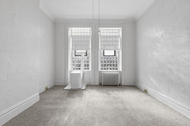 Building Photo - 149 43rd St
