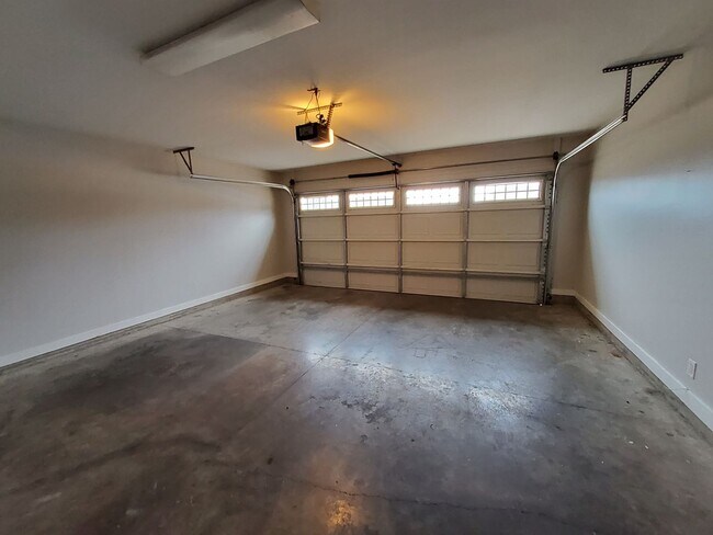 Building Photo - 8898 Rasco Hills Cove