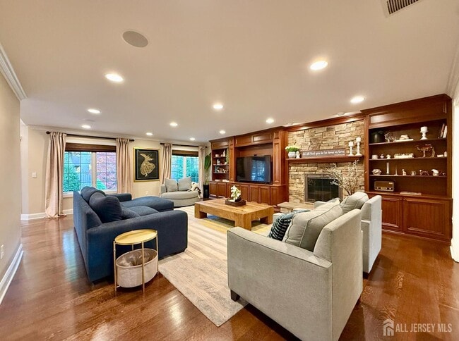 Building Photo - 4 Rebel Run Dr