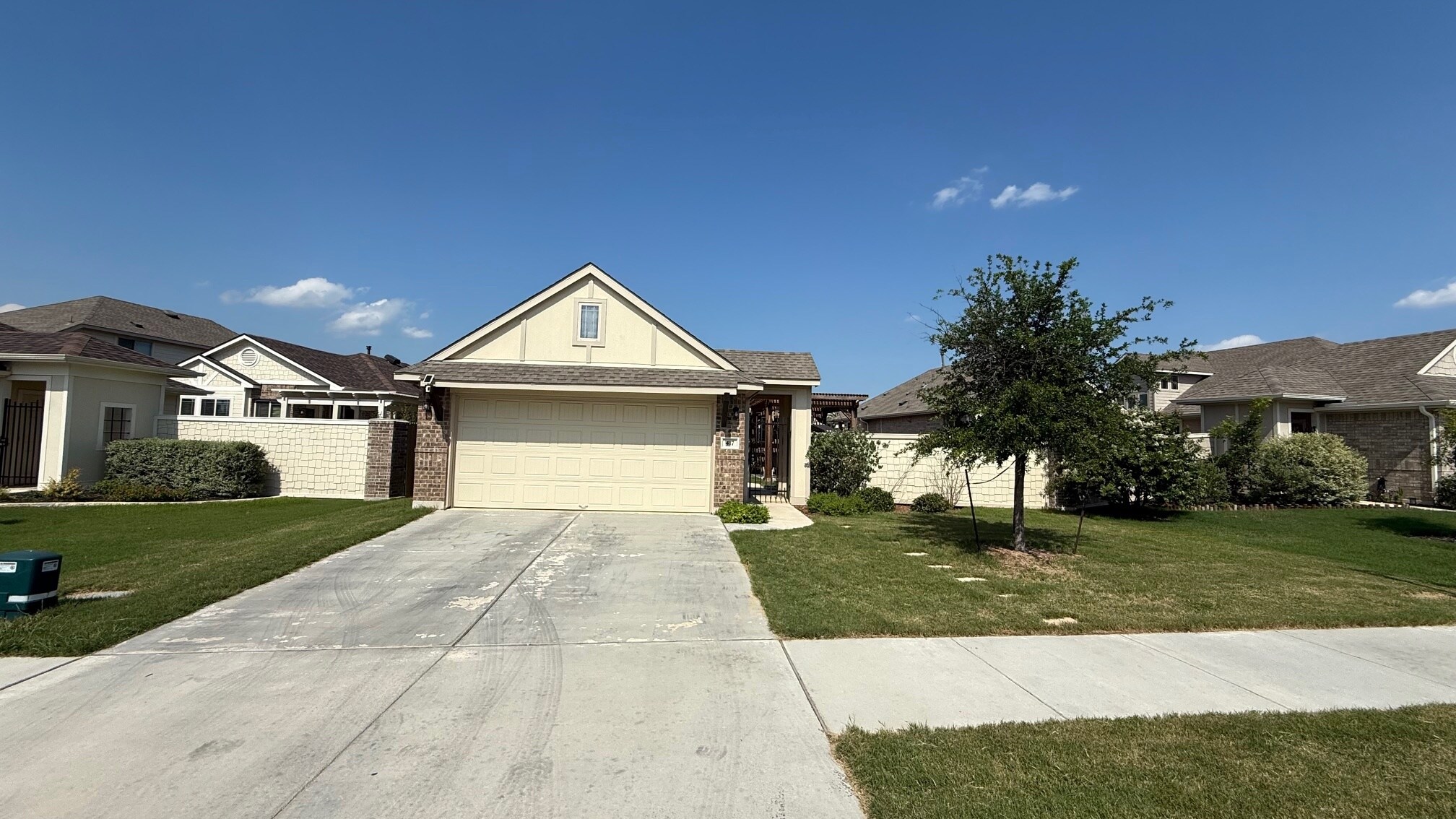 Building Photo - 417 Arabian Colt Dr