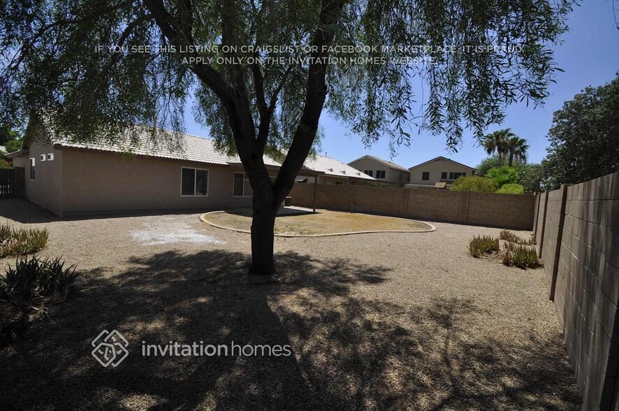 Building Photo - 14674 W Marcus Dr