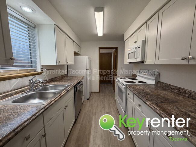 Building Photo - 7410 63rd St Ct W