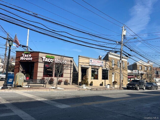 Building Photo - 201 Bennett Ave