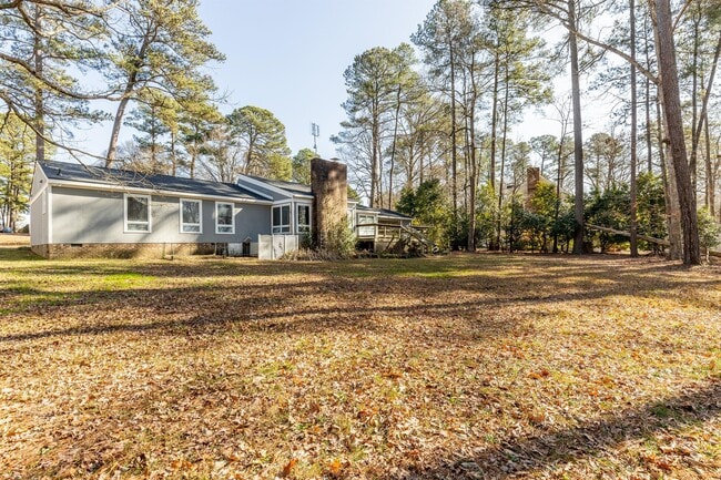 Building Photo - 624 Short Spoon Cir