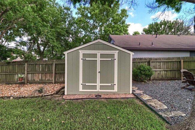 Building Photo - 15029 Wells Port Dr