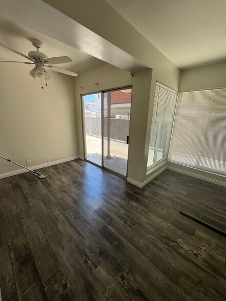 Building Photo - 12230 Manor Dr