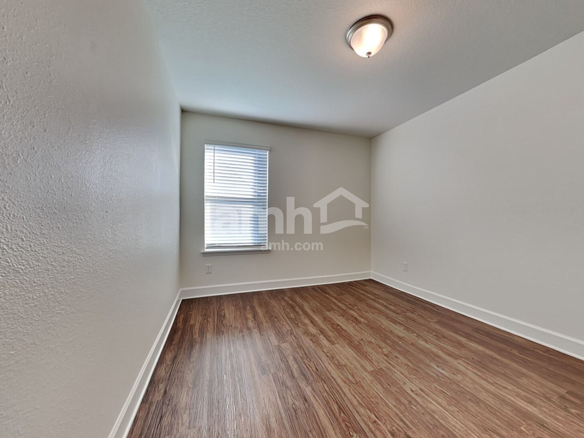 Building Photo - 450 Sandstone Dr