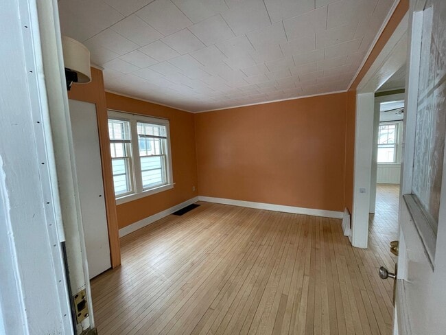 Building Photo - Unique Rental Home