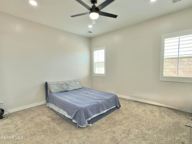 Building Photo - 15372 Imagine Dr