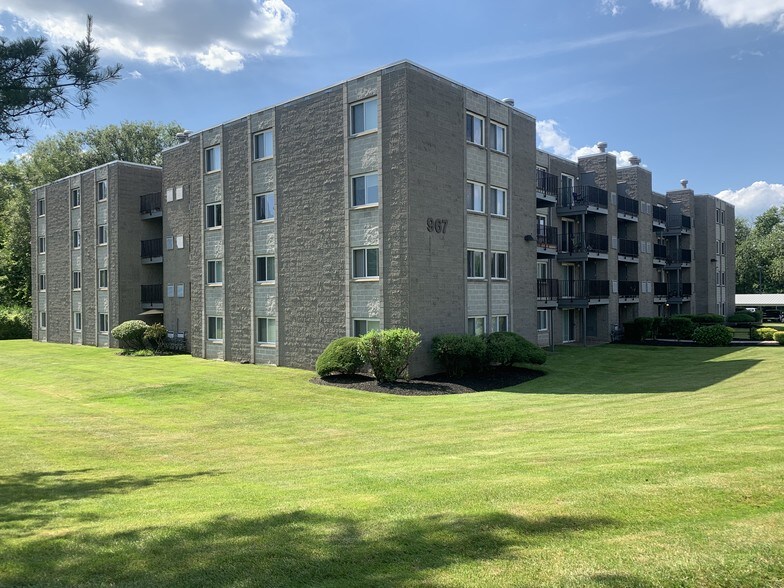 965 ELMS Apartments 965 Elms Common Dr Rocky Hill CT 06067