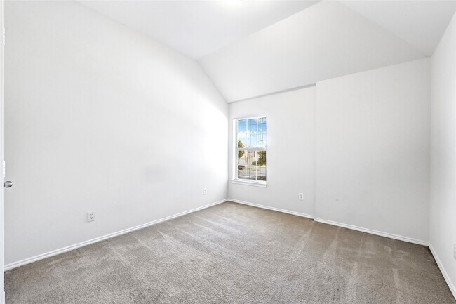 Building Photo - 11927 Shallow Oaks Dr