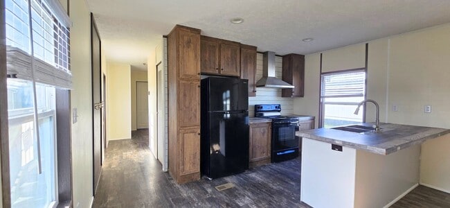 Building Photo - 66 Benedict Dr