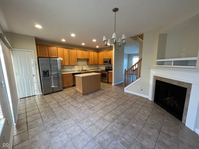 Building Photo - 3522 Golden Gate Dr N