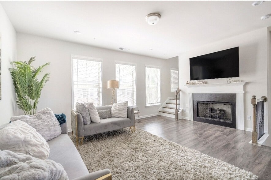 Building Photo - 1421 Ridgebend Way SE