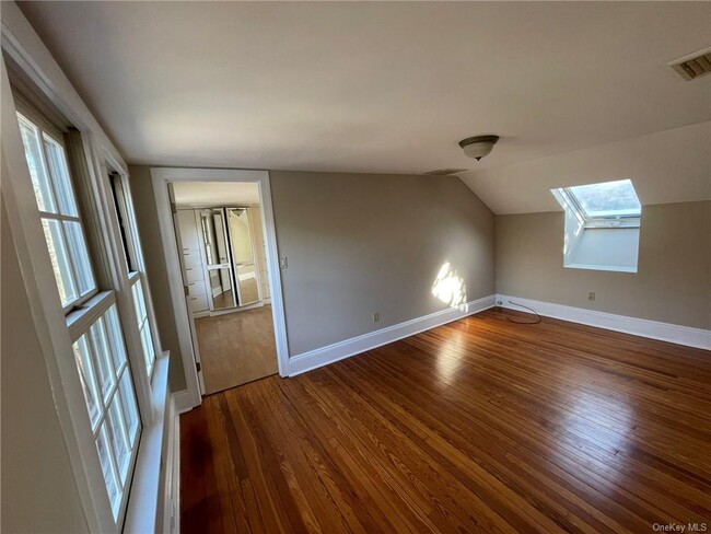 Building Photo - 210 Jersey Ave