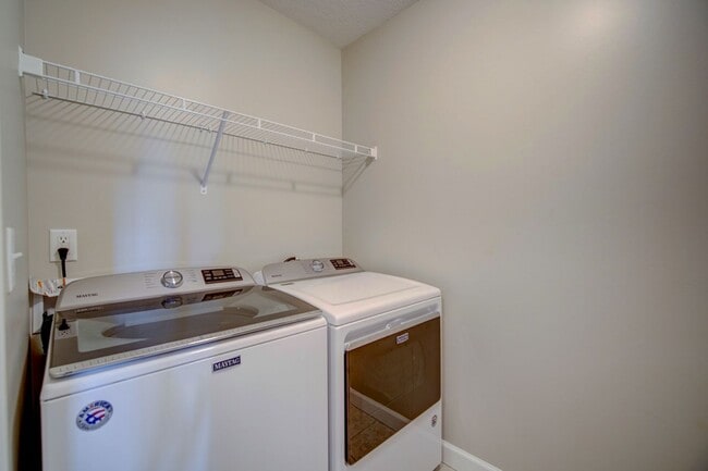Building Photo - 732 Shelburne Ln