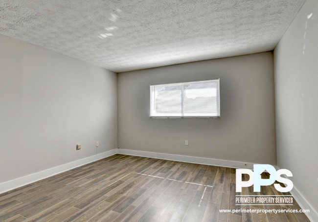 Building Photo - 1040 Sandtown Rd SW