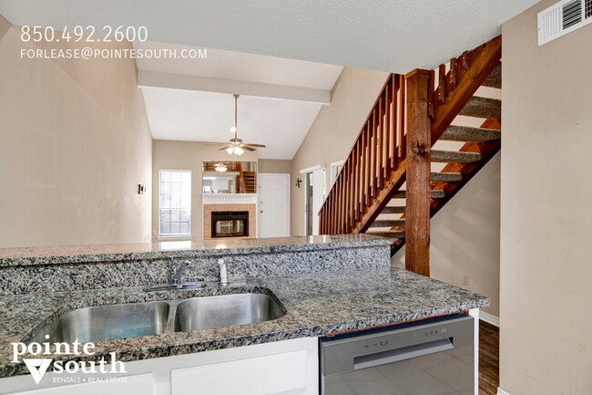 Building Photo - 200 Parma Dr