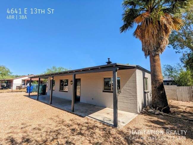 Building Photo - Beautifully Renovated 3/2 Home with 1/1 Gu...