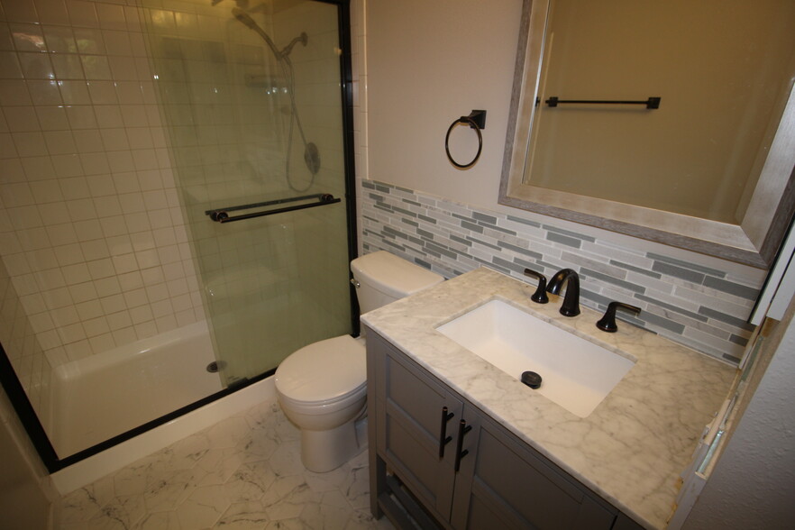 Building Photo - 4879 Collwood Blvd