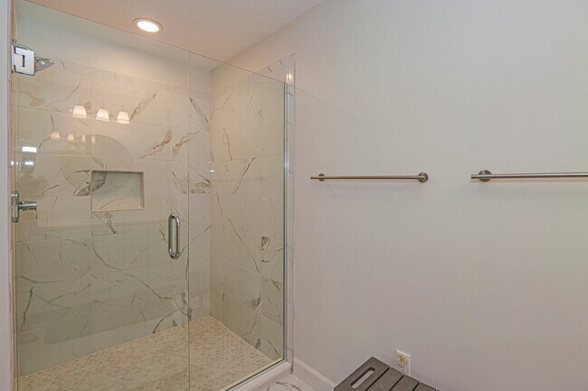 Building Photo - 5035 Harmony Cir