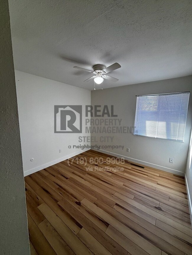 Building Photo - 607 W 15th St