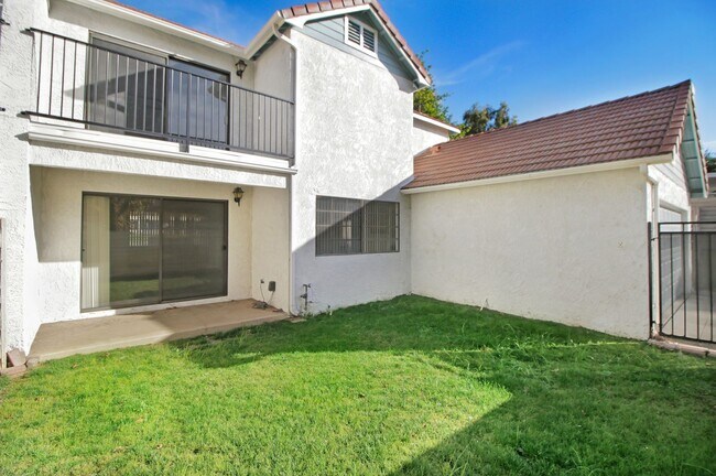 Building Photo - Your Dream 3BR/2.5BA Rental in the Desirable 'Dearborn Grove' Community in Redlands!