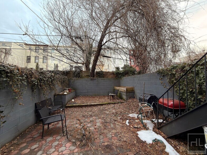 Building Photo - HALSEY STREET