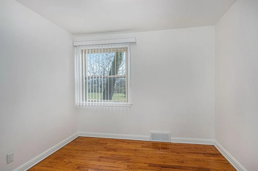 Building Photo - 3412 Edgewood Dr