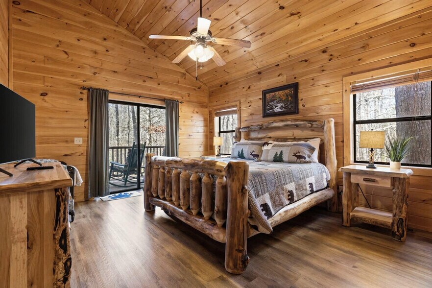 Building Photo - 224 Dogwood Dr