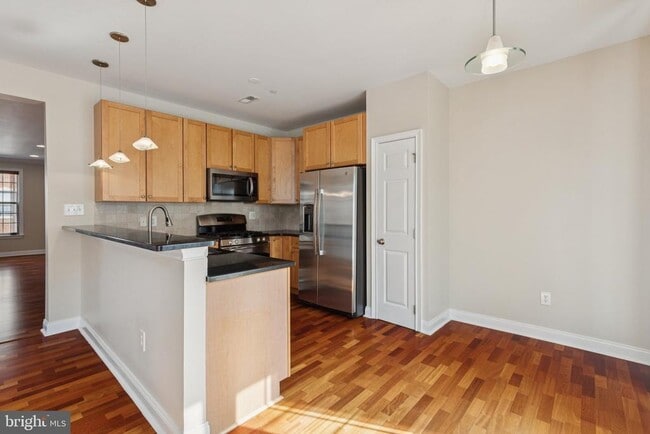 Building Photo - 105 Captains Way