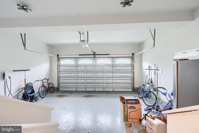 Building Photo - 7123 Starmount Ct
