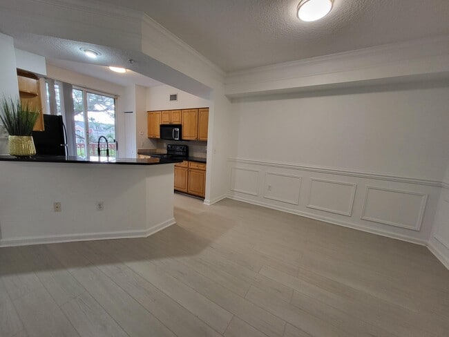 Building Photo - 2042 Alta Meadows Ln