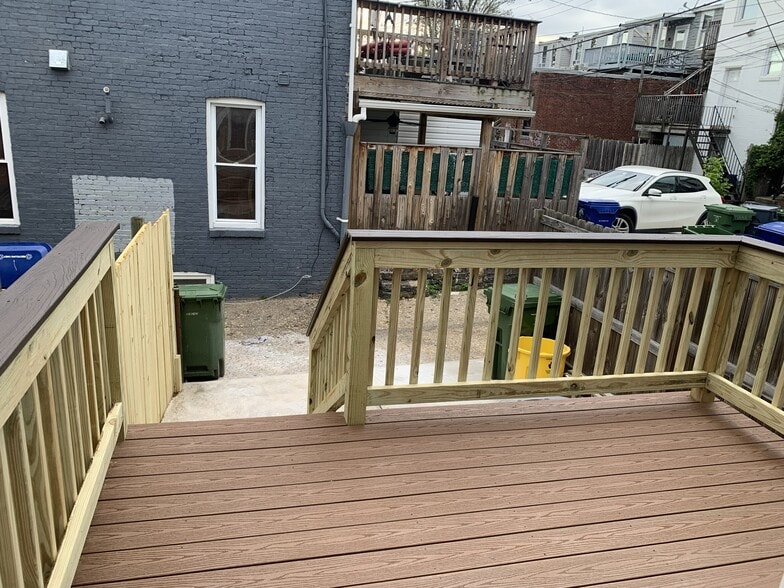 Building Photo - 3530 Chestnut Ave