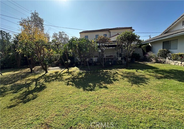 Building Photo - 2115 Holly Ave